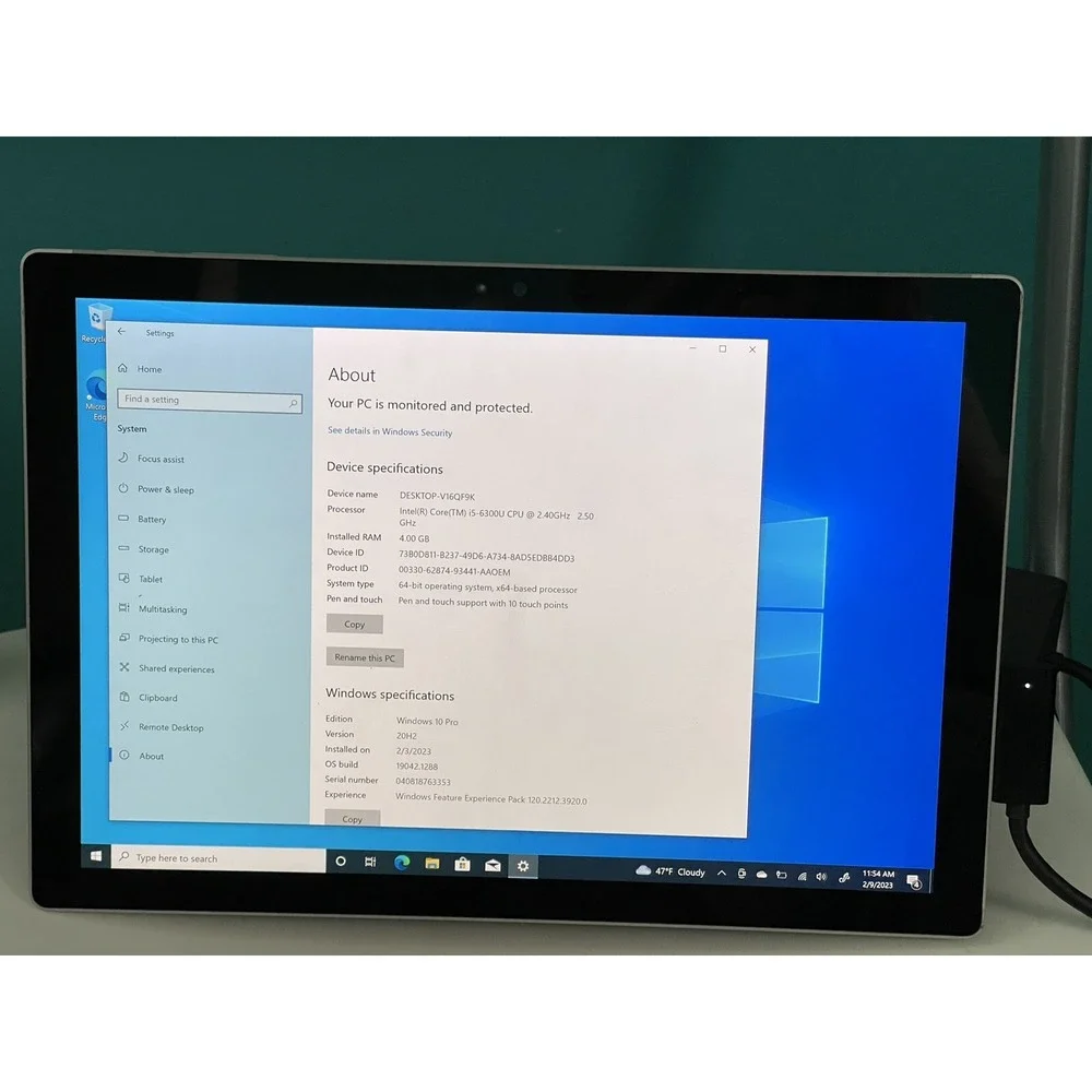 Microsoft Surface Pro 4 - i5 - 4GB RAM - 128GB SSD - 12.3